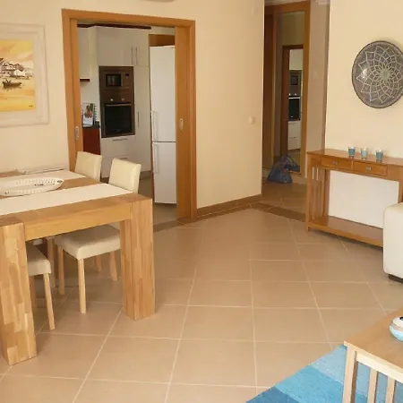 Opomar 2 Bed Apt Mf